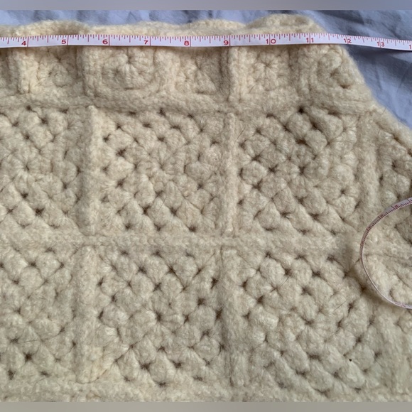 cape shawl, Handmade vintage crochet poncho off white | extra small - Picture 6 of 8